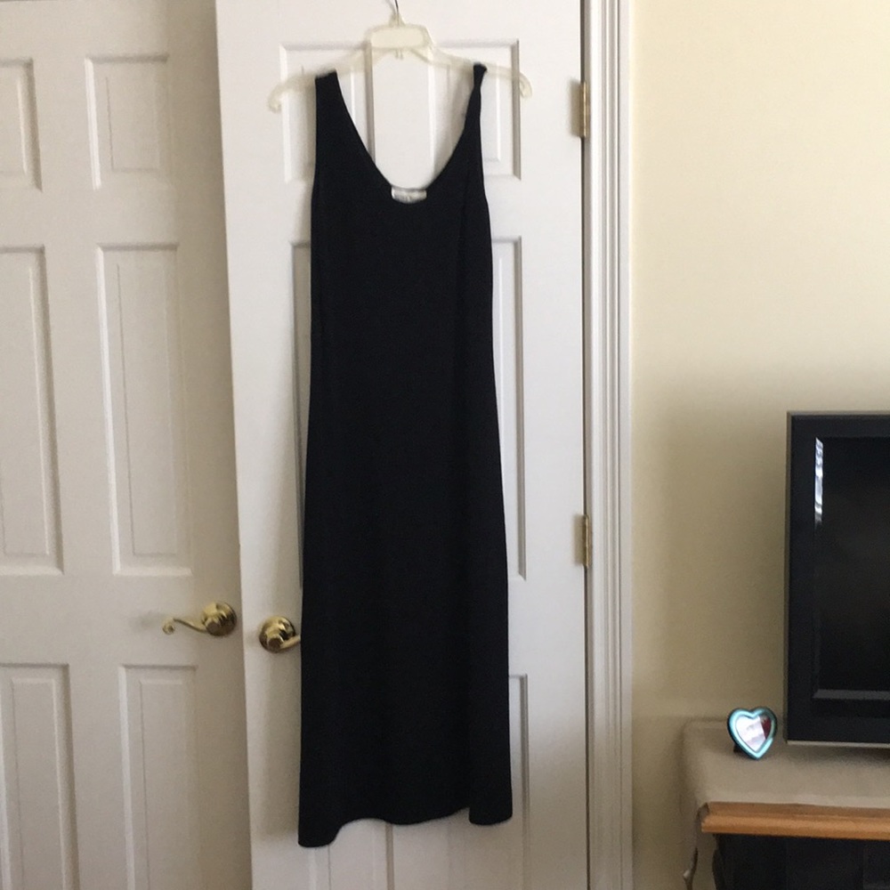 Simple black stretchy dress
